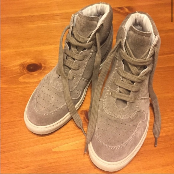 Common Projects Sneakers - Picture 5 of 16